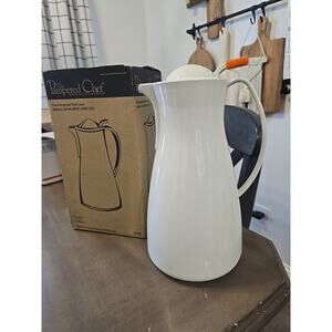The Pampered Chef Thermal Hot Cold Coffee Carafe Tea Pitcher White Acrylic 2290
